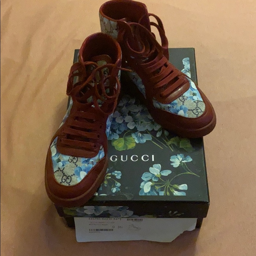 Women’s Gucci Supreme Canvas Blooms